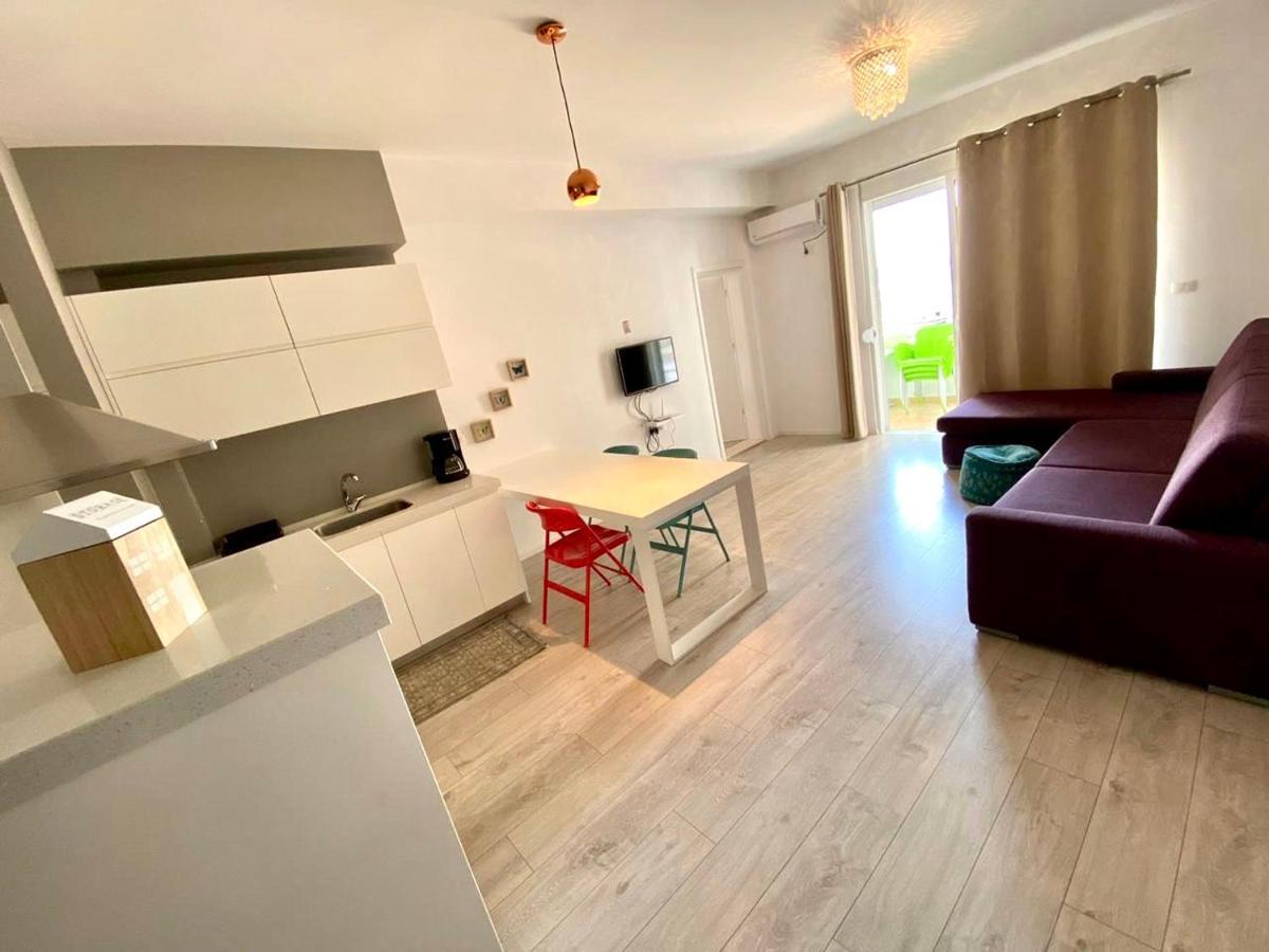 Rock Apartments Σαράντα Εξωτερικό φωτογραφία