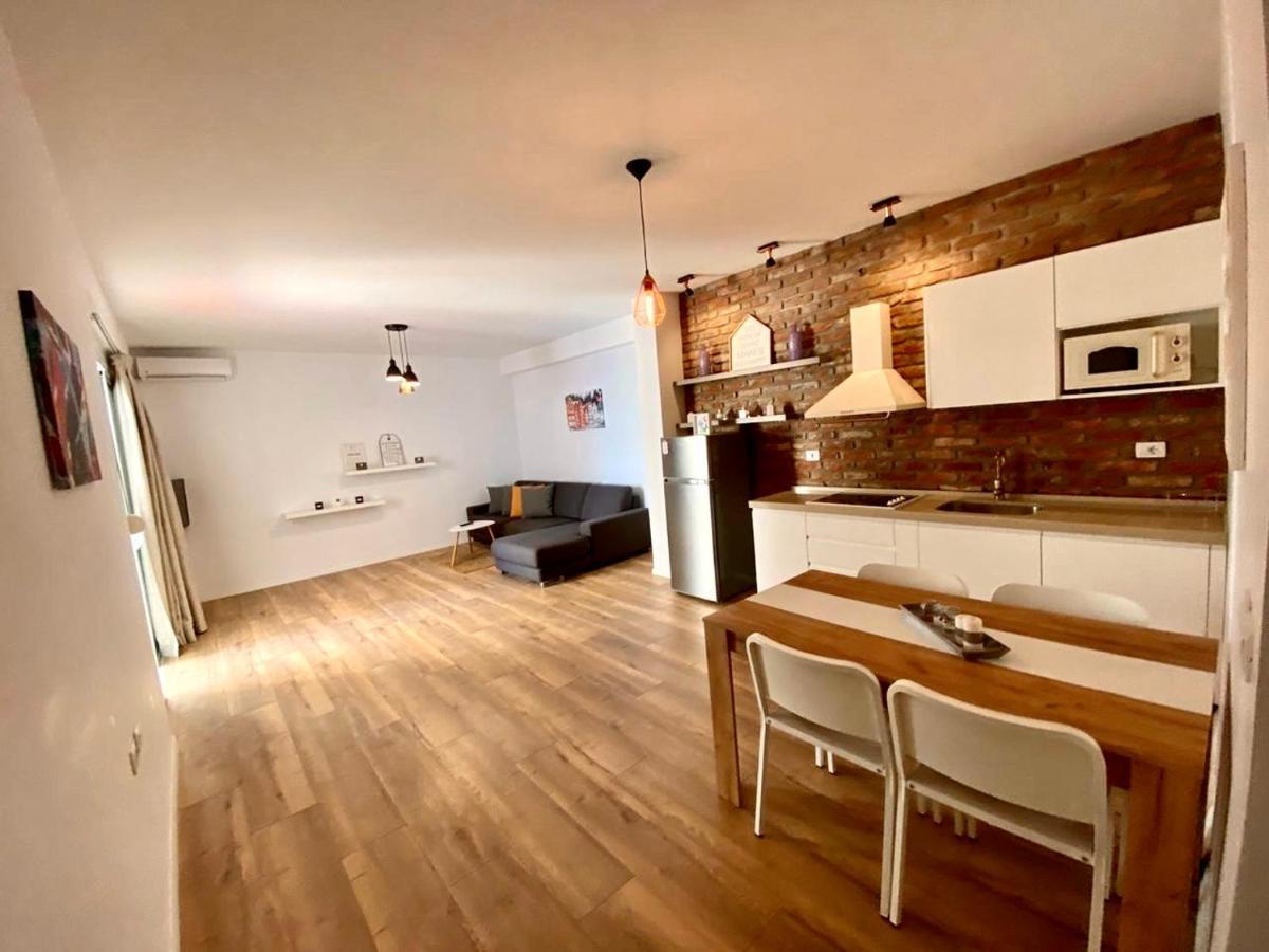 Rock Apartments Σαράντα Εξωτερικό φωτογραφία