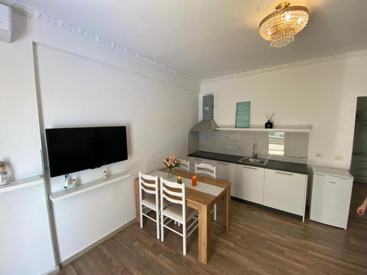 Rock Apartments Σαράντα Εξωτερικό φωτογραφία