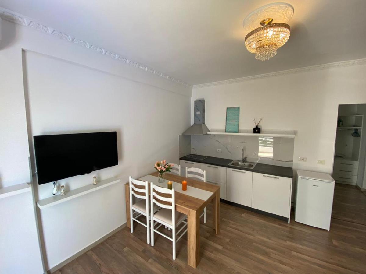 Rock Apartments Σαράντα Εξωτερικό φωτογραφία