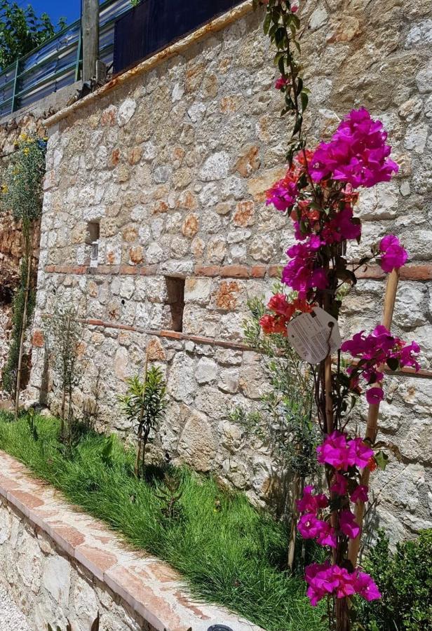 Rock Apartments Σαράντα Εξωτερικό φωτογραφία